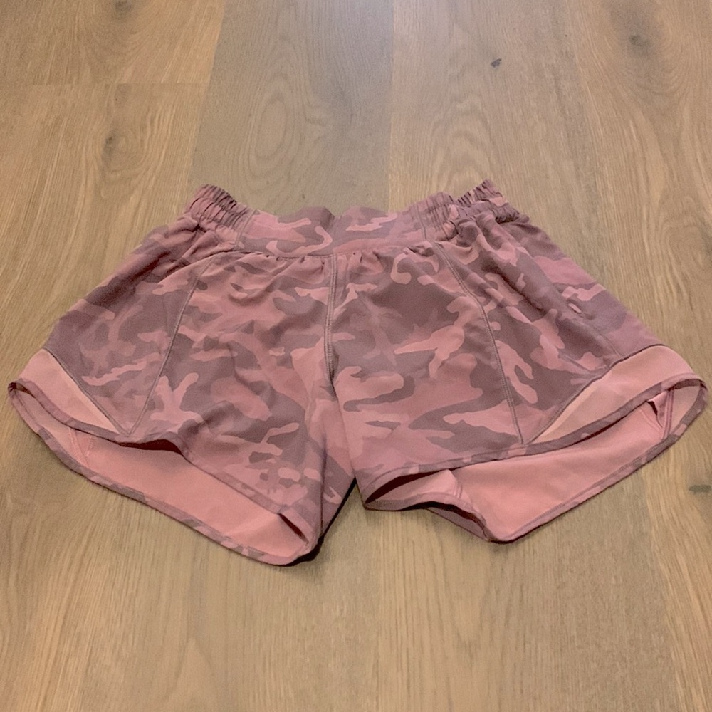 Lululemon Hotty Hot shorts
